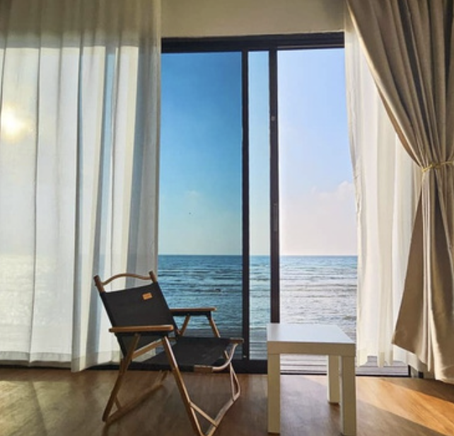 Seaview Chalet room interior